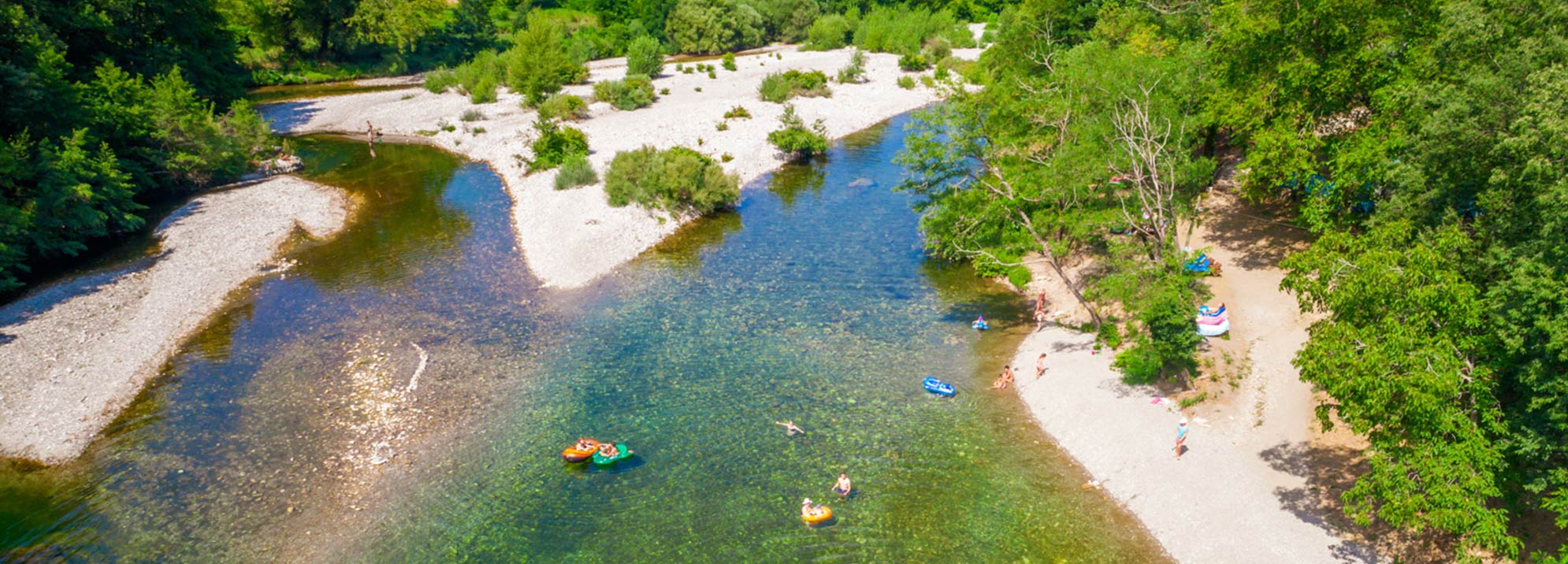 Camping Gorges du Gardon avec piscine en bord de rivière