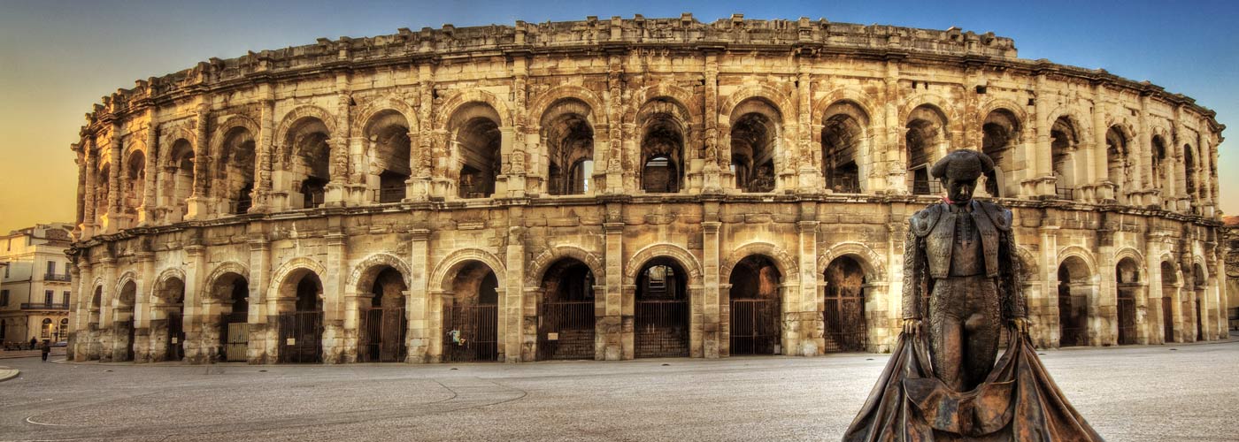 arenes de nimes statue matador