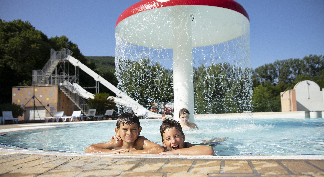 camping gard piscine avec toboggan