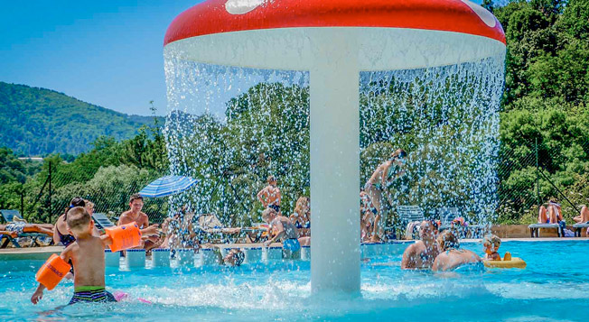 camping piscine gard