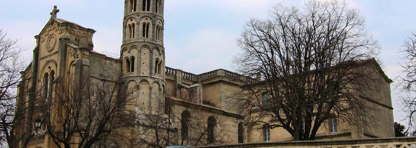 camping uzes cathedrale saint theodorit